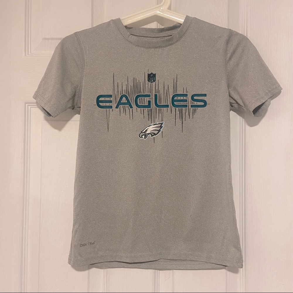 NFL brand Eagles performance tee boys S